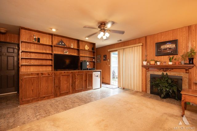 20653 S Frankfort Square Road, Frankfort, IL 60423
