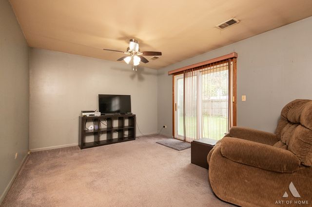 20653 S Frankfort Square Road, Frankfort, IL 60423