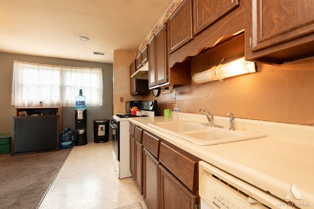 20653 S Frankfort Square Road, Frankfort, IL 60423