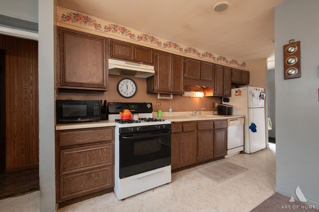 20653 S Frankfort Square Road, Frankfort, IL 60423