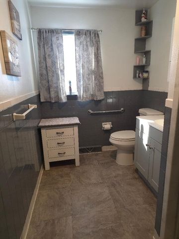 40 Biscayne Street, Leominster, MA 01453