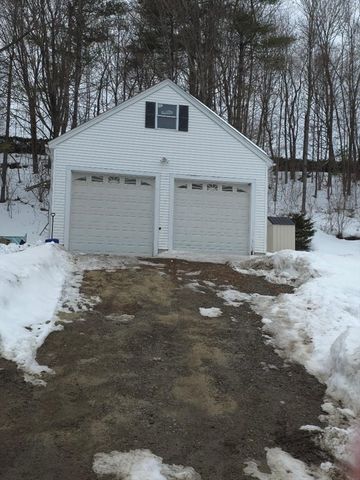 40 Biscayne Street, Leominster, MA 01453