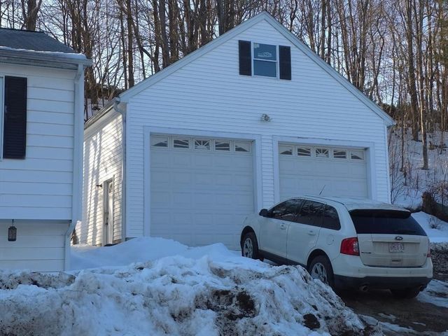 40 Biscayne Street, Leominster, MA 01453