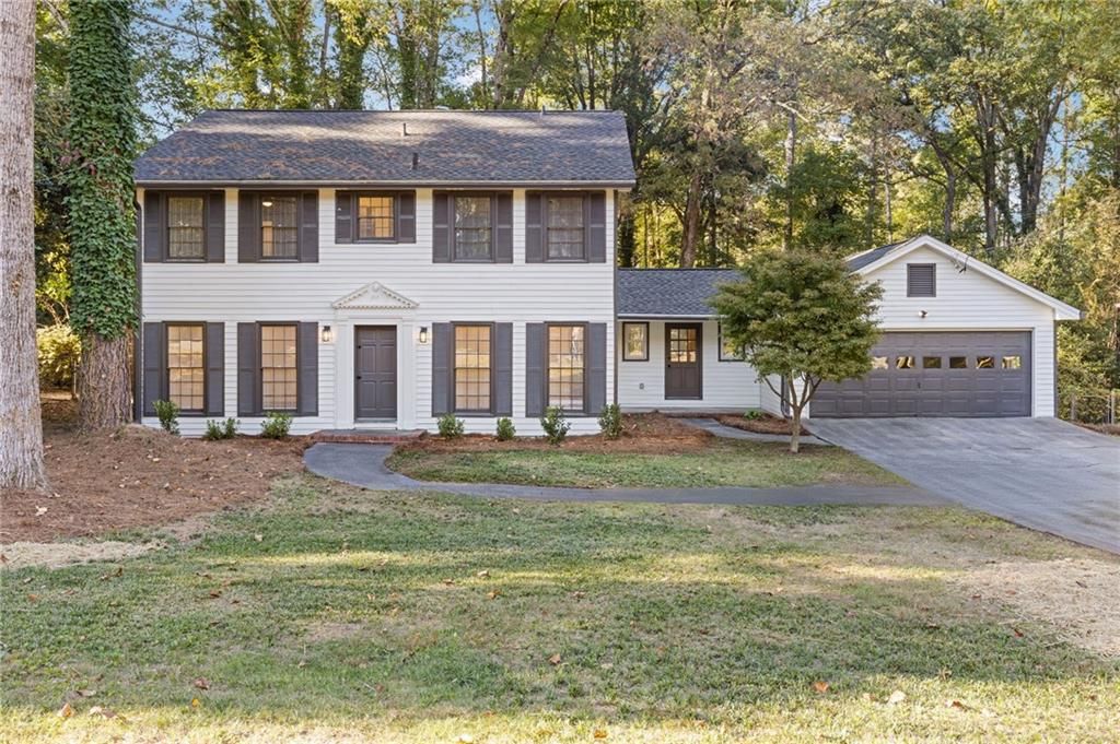 4045 White Oak SW Lane, Lilburn, GA 30047