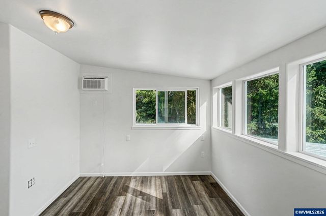 1080 Glen Creek Rd NW, Salem, OR 97304