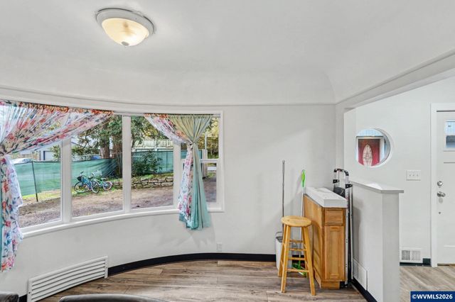 1080 Glen Creek Rd NW, Salem, OR 97304