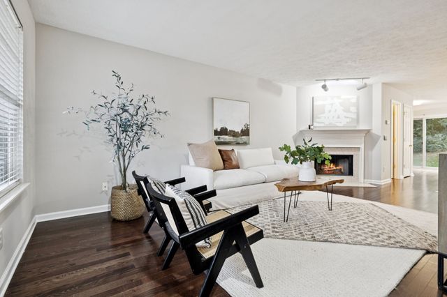 594 Flintlock Ct, Nashville, TN 37217