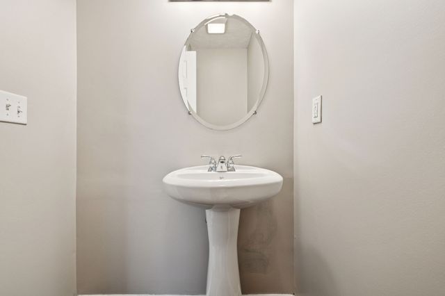 594 Flintlock Ct, Nashville, TN 37217