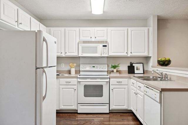 594 Flintlock Ct, Nashville, TN 37217