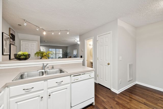 594 Flintlock Ct, Nashville, TN 37217