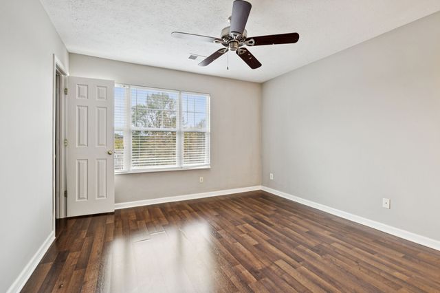 594 Flintlock Ct, Nashville, TN 37217