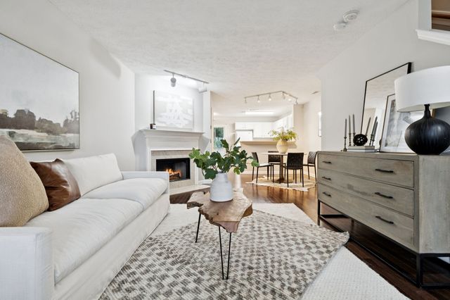 594 Flintlock Ct, Nashville, TN 37217