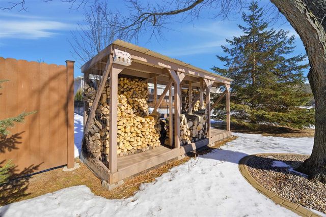 W6534 MANITOWOC ROAD, Menasha, WI 54952