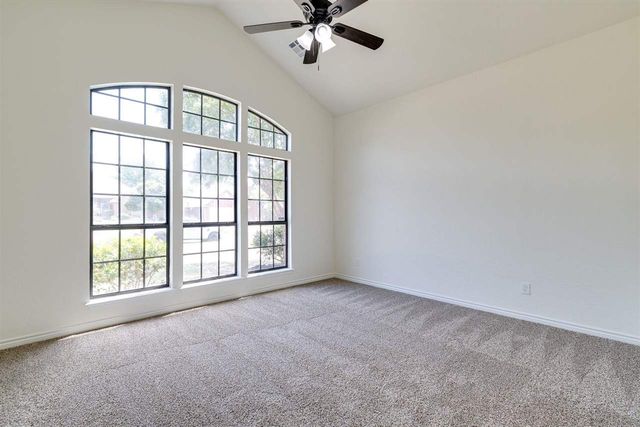 110 NE 51st St, Lawton, OK 73507