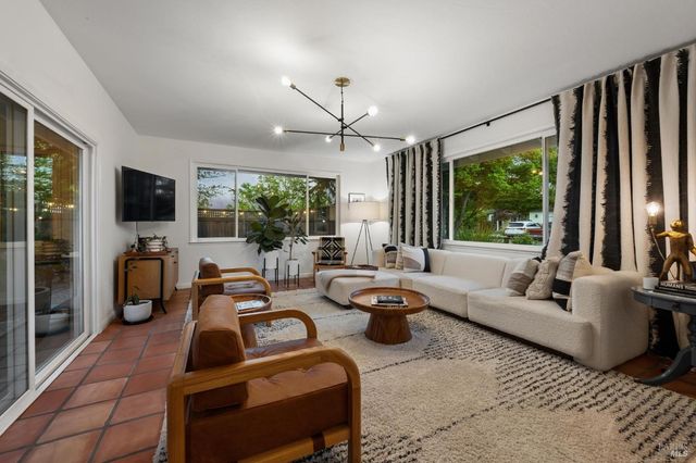 543 Avenue Del Oro, Sonoma, CA 95476