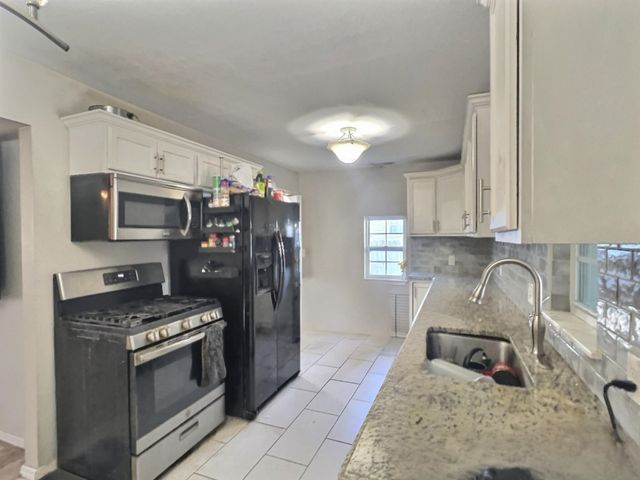 1908 S Ellis St, Wichita, KS 67211