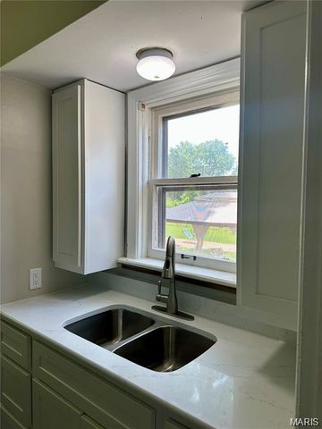 1422 Tamerton Avenue, University City, MO 63132