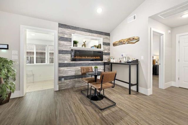 85 N Letitia Avenue, Fayetteville, AR 72701