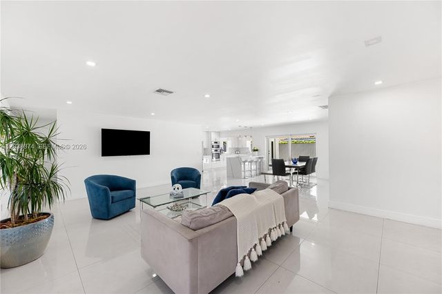 9724 SW 4th Terrace, Miami, FL 33174