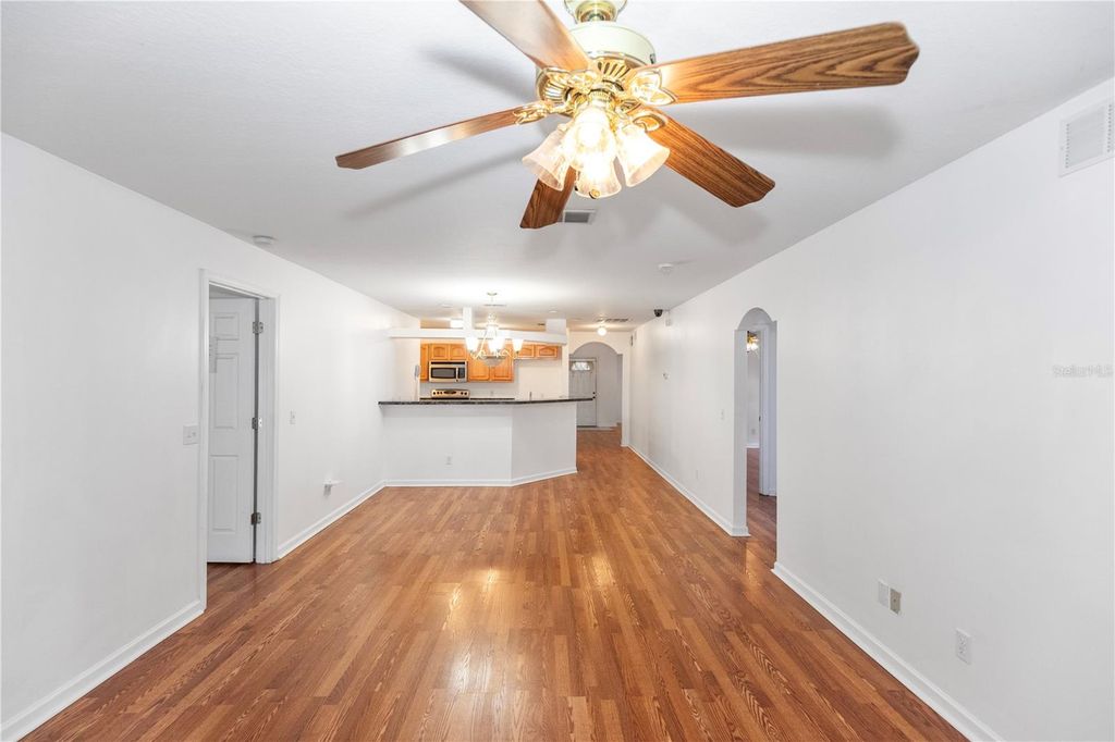 Image 11 of property listing at 1415 E ANNIE STREET, Tampa, FL 33612