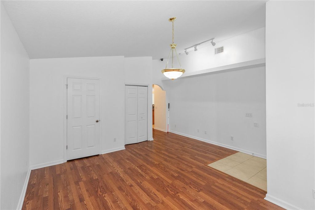 Image 3 of property listing at 1415 E ANNIE STREET, Tampa, FL 33612