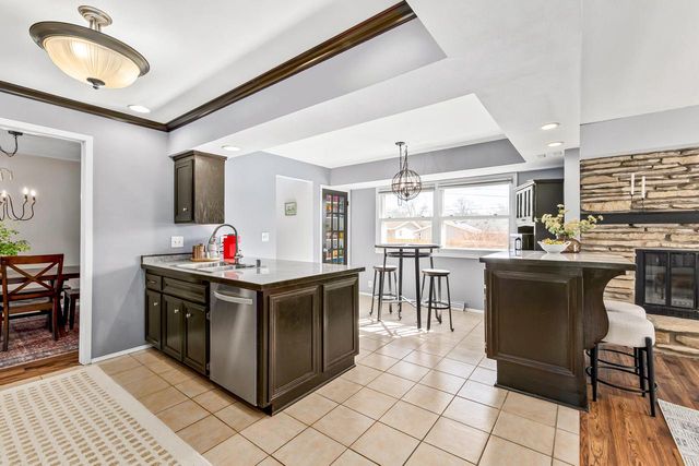 13715 W Park AVENUE, New Berlin, WI 53151