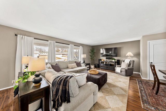 13715 W Park AVENUE, New Berlin, WI 53151