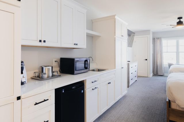 800 Whitwam Drive 1 & 1A, St. Joseph Twp, MI 49085