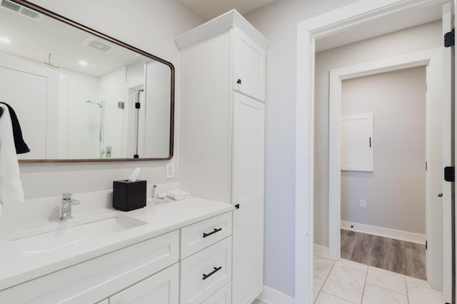 800 Whitwam Drive 1 & 1A, St. Joseph Twp, MI 49085