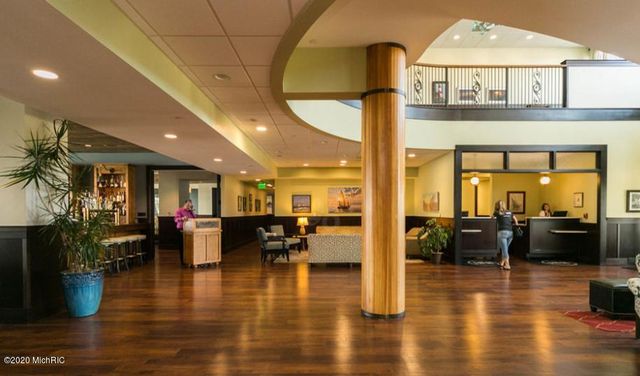 800 Whitwam Drive 1 & 1A, St. Joseph Twp, MI 49085