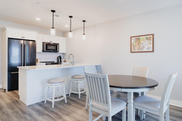 800 Whitwam Drive 1 & 1A, St. Joseph Twp, MI 49085