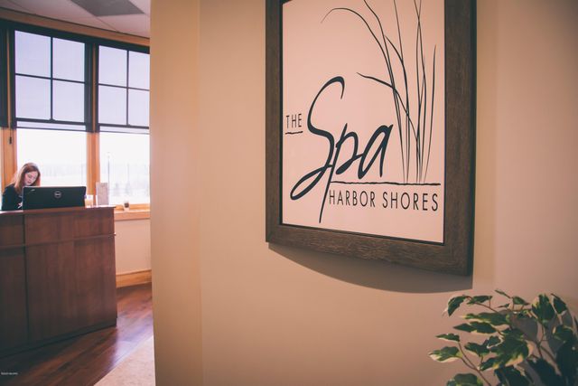 800 Whitwam Drive 1 & 1A, St. Joseph Twp, MI 49085