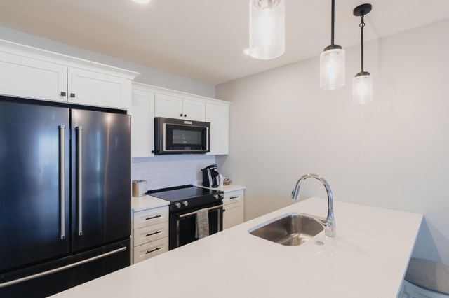 800 Whitwam Drive 1 & 1A, St. Joseph Twp, MI 49085