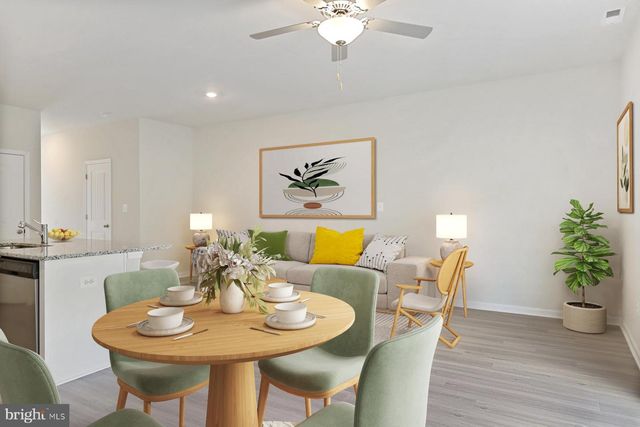 30 CRAMSFORD ST, Falling Waters, WV 25419