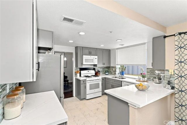 7560 Santa Lucia, Fontana, CA 92336