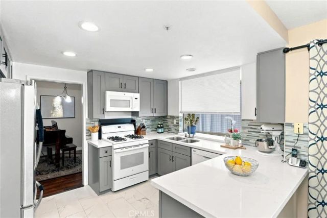 7560 Santa Lucia, Fontana, CA 92336