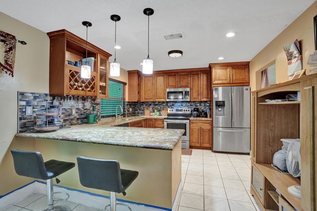 6540 SW 7th Street, Margate, FL 33068