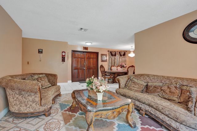 6540 SW 7th Street, Margate, FL 33068