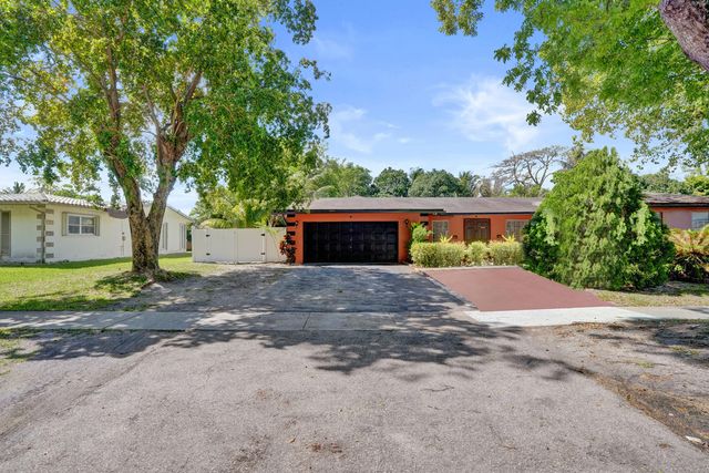 6540 SW 7th Street, Margate, FL 33068