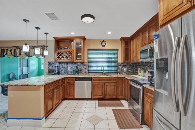 6540 SW 7th Street, Margate, FL 33068