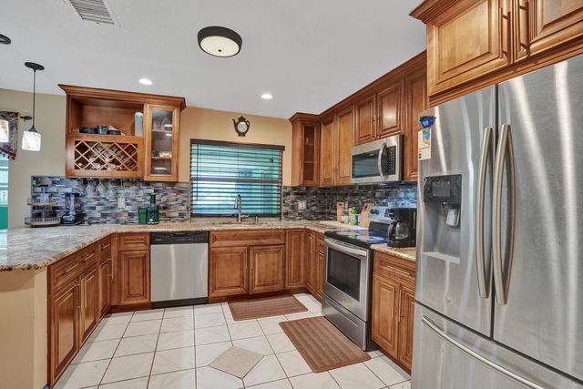 6540 SW 7th Street, Margate, FL 33068