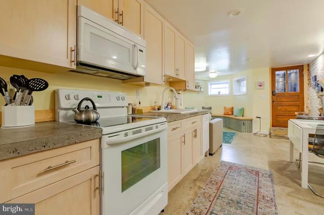 33 Q ST NE, Washington, DC 20002