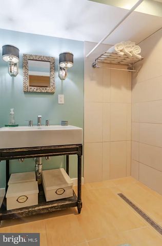 33 Q ST NE, Washington, DC 20002