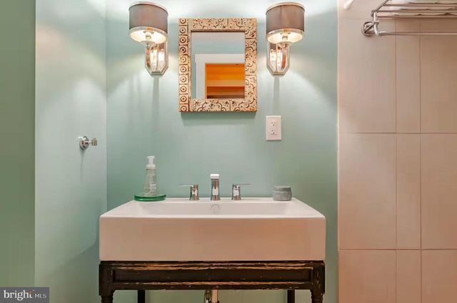 33 Q ST NE, Washington, DC 20002