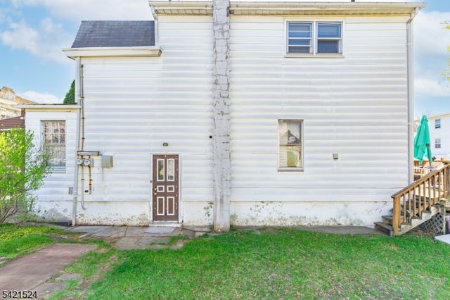 375 Westervelt Pl, Lodi Boro, NJ 07644