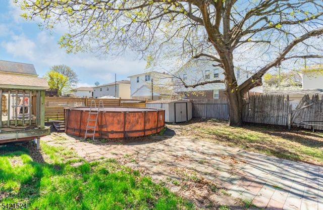 375 Westervelt Pl, Lodi Boro, NJ 07644