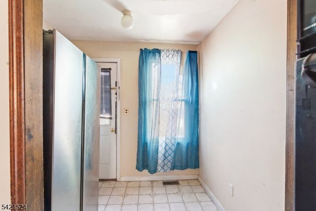 375 Westervelt Pl, Lodi Boro, NJ 07644