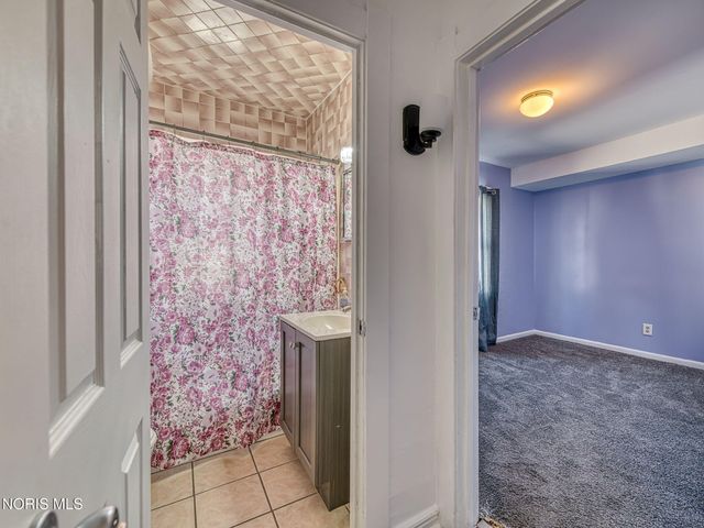 5712 Edgewater Drive, Toledo, OH 43611