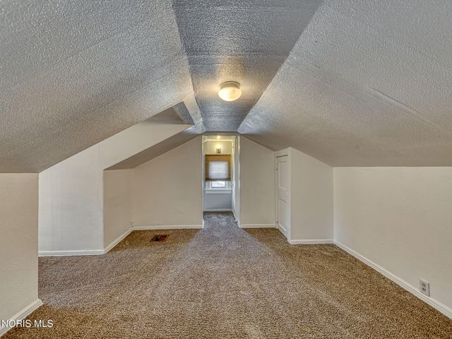 5712 Edgewater Drive, Toledo, OH 43611