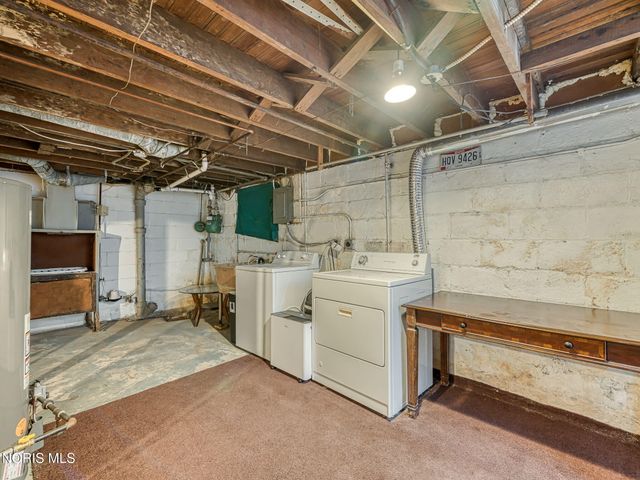 5712 Edgewater Drive, Toledo, OH 43611